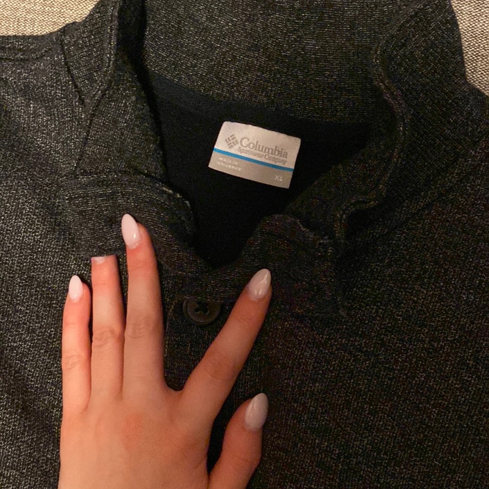 Dark grey Columbia pullover